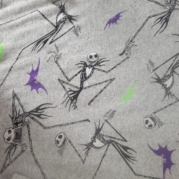 Disney Jack Skellington Gray XL Top Oversize Soft Nightmare Before Christmas - Picture 8 of 11
